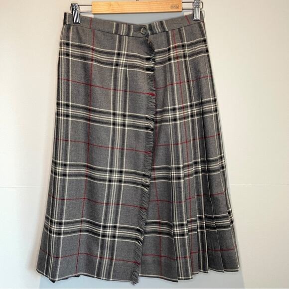 Highland Queen Dresses & Skirts - Vintage Highland Queen Pure Wool Plaid Pleated Midi Skirt - size 12